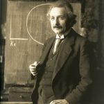 Albert Einstein nhận giải Nobel